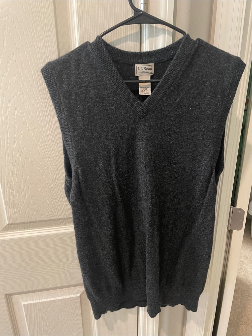 L.L. Bean Dark Charcoal V-Neck Wool Vest 100% lambswool vintage